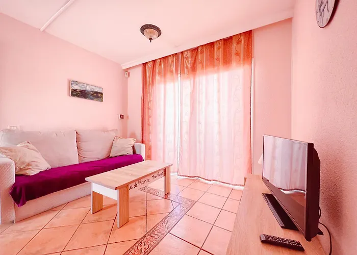 1br In Americas, Walk To And Fun, La103 *